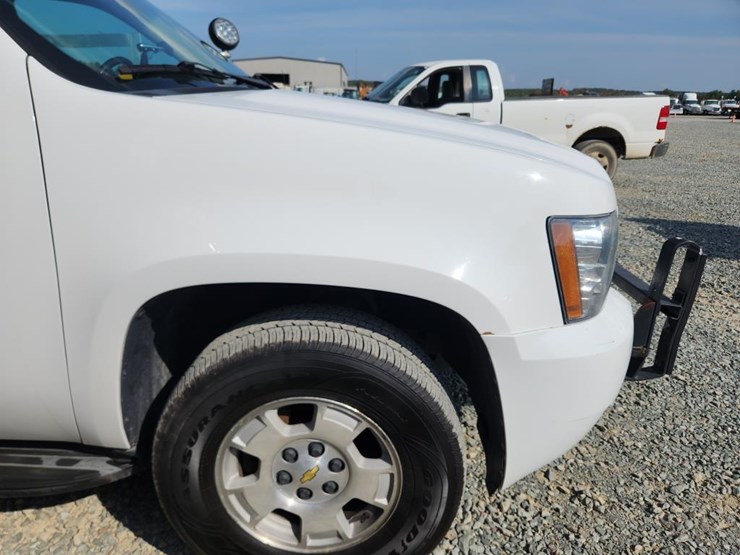 2013-chevrolet-tahoe-image-12
