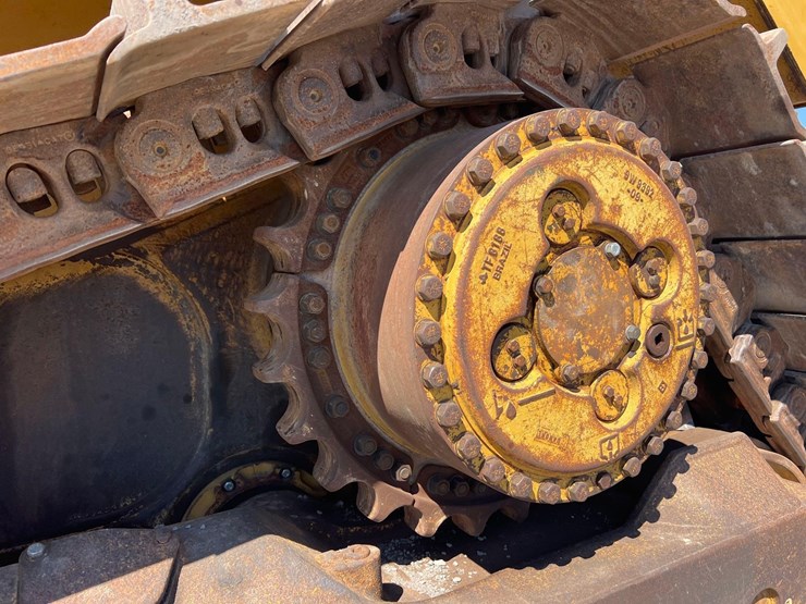 2012-caterpillar-d8t-image-11
