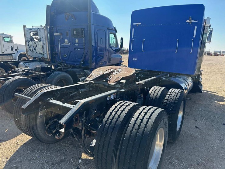 2013-kenworth-t800-image-5