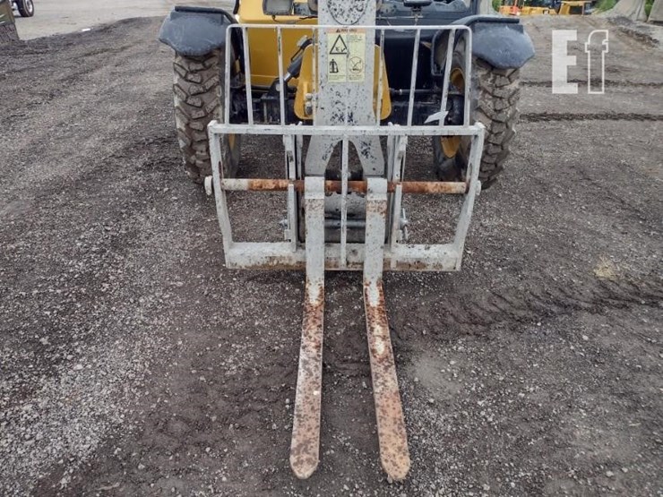 2013-caterpillar-tl642c-image-14
