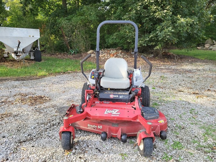 exmark-laser-z-zero-turn-lawn-mower-image-2