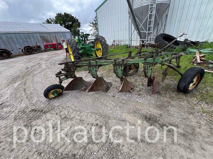 john-deere-model-555h-4btm-pull-type-plow-image-9