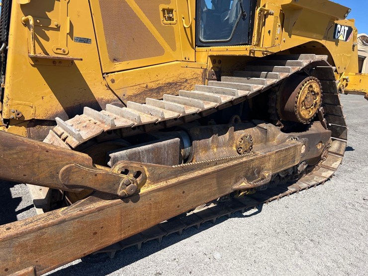 2012-caterpillar-d8t-image-10