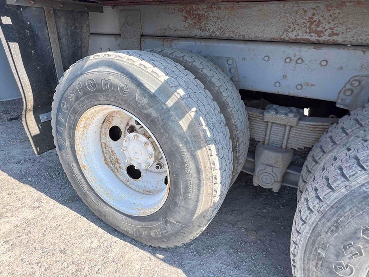 1995-ford-lt9000-image-21