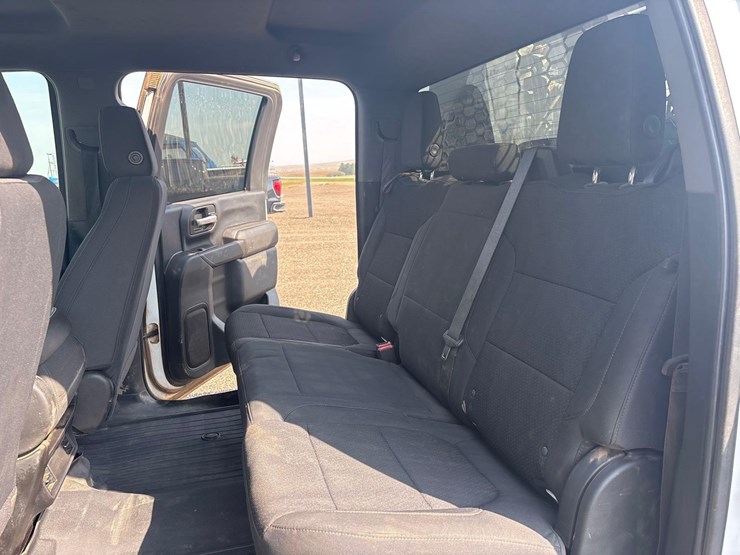 2021-chevrolet-silverado-3500hd-image-14