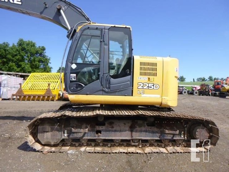 2011-deere-225d-lc-image-14