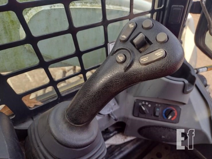 2022-bobcat-s740-image-11