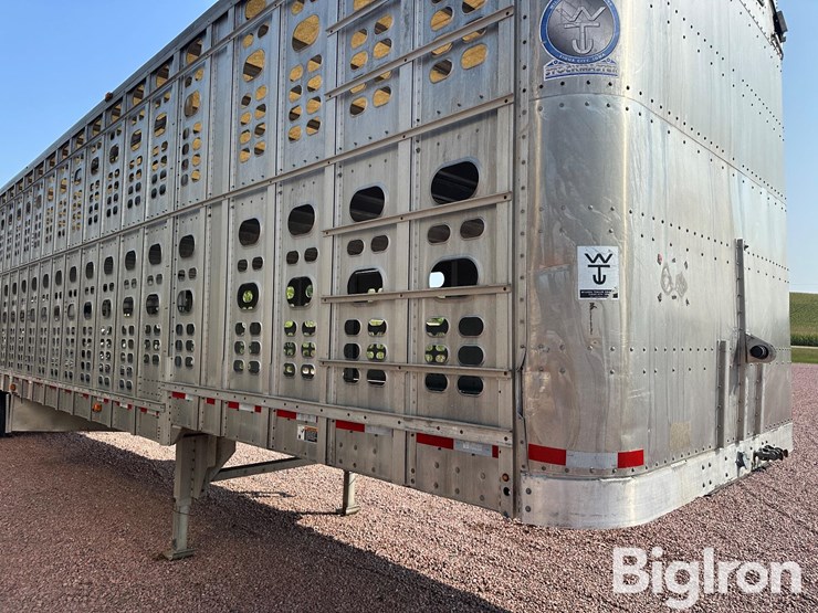 2002-wilson-livestock-trailer-image-19