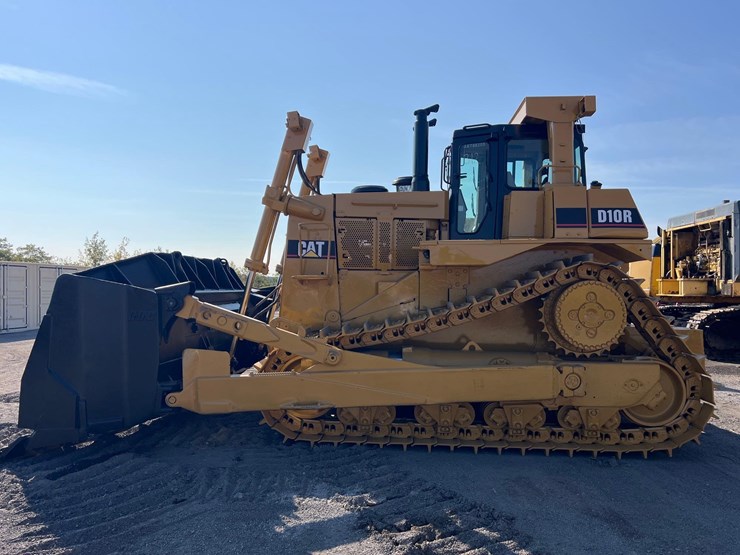 caterpillar-d10r-image-1