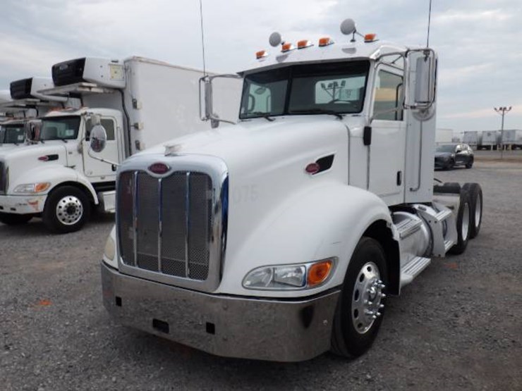 2007-peterbilt-386-image-1