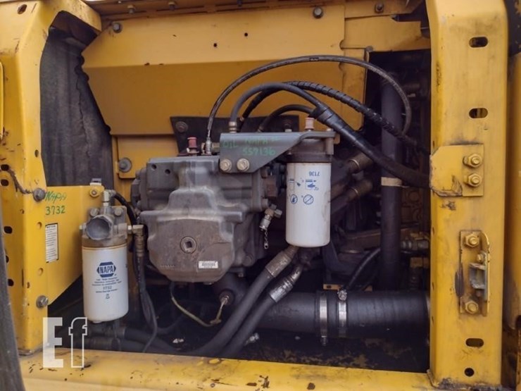 komatsu-pc220-lc-8-image-38