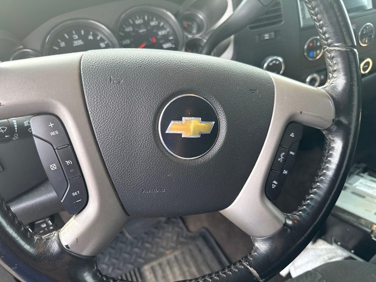 2011-chevrolet-2500-image-20