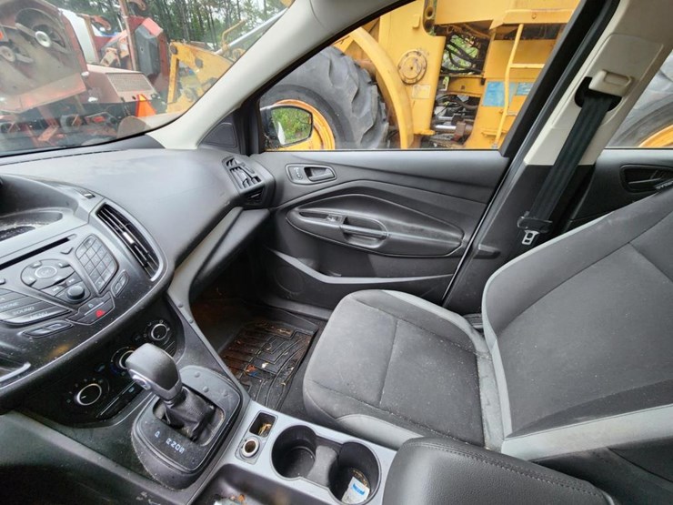 2014-ford-escape-image-29