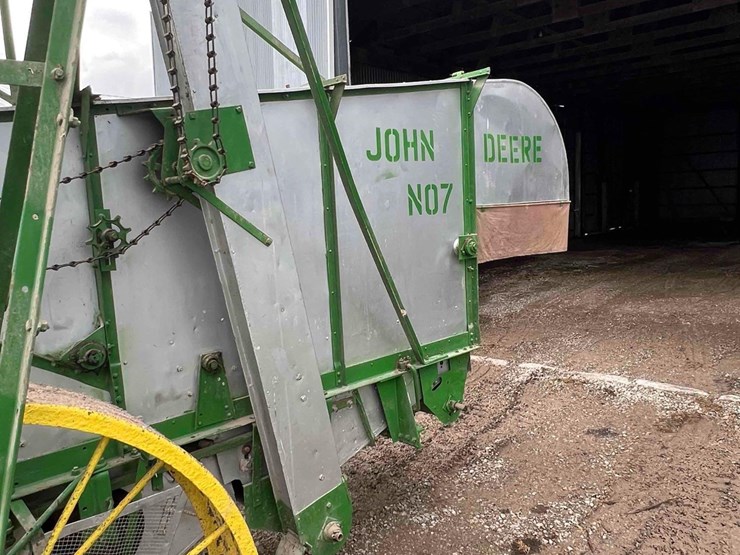 john-deere-7-image-7