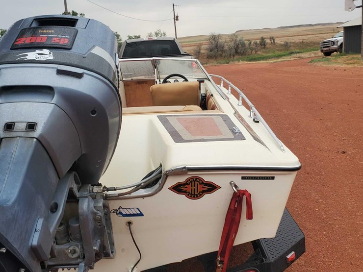 1985-baja-sunsport-210-boat-with-1985-roadrunner-trailer-image-4