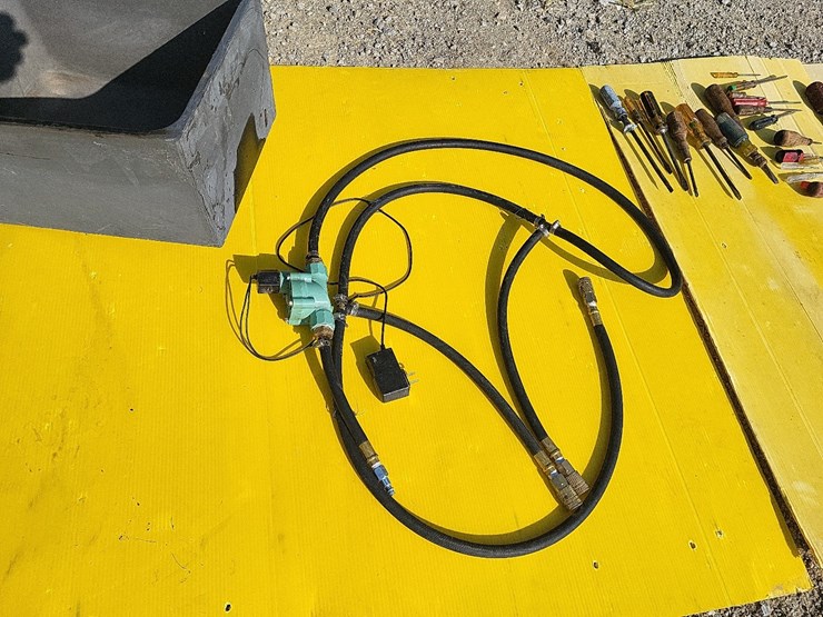 steel-files,-rasp-bar,-screw-drivers,-chemical-resistant-tank,-and-regulator-w/hoses-image-6