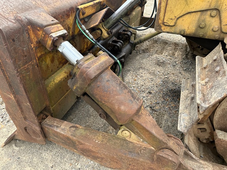 caterpillar-d6c-image-27