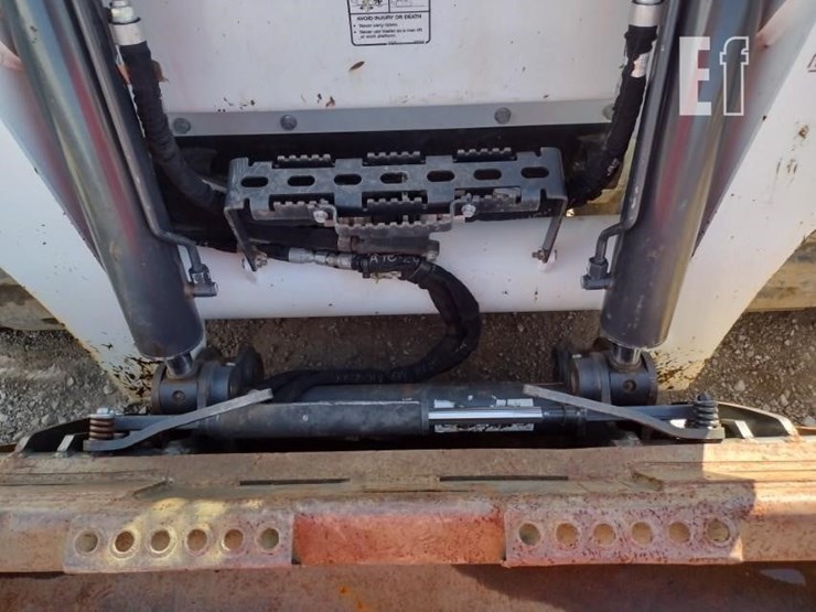 2022-bobcat-t870-image-16