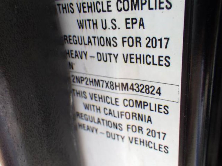 2017-peterbilt-337-image-14