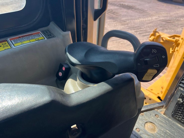 caterpillar-d6t-lgp-image-21