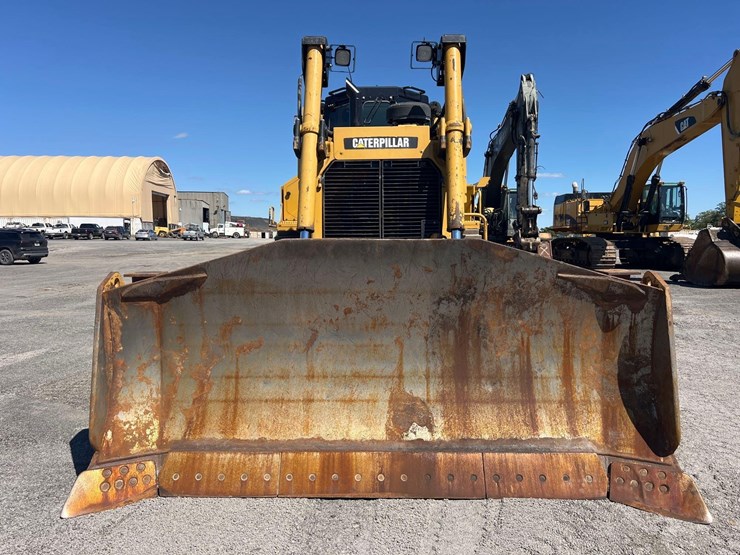 2012-caterpillar-d8t-image-13