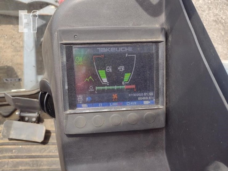 2022-takeuchi-tb290-image-7