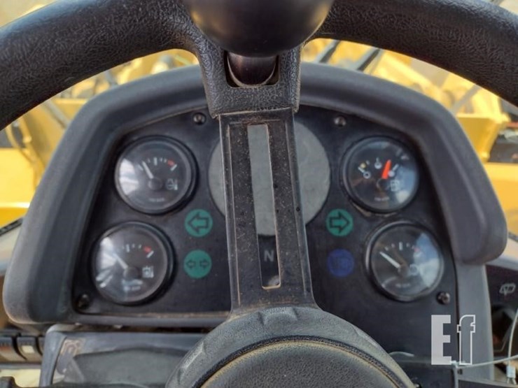 2002-caterpillar-938g-image-9