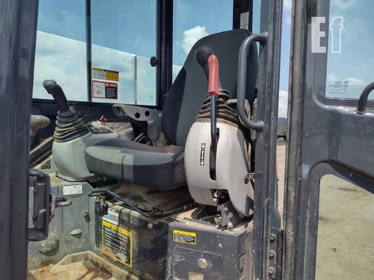2022-deere-50g-image-14