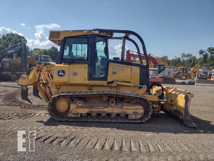 2012-deere-700j-lt-image-3