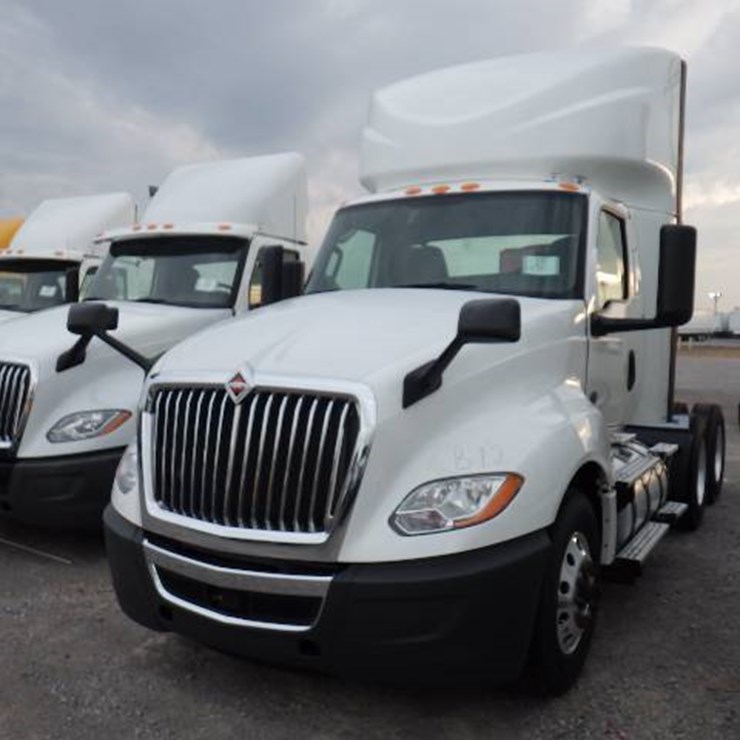 2019 INTERNATIONAL LT