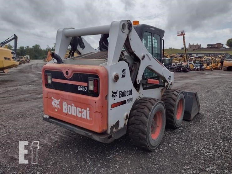 2015-bobcat-s650-image-27