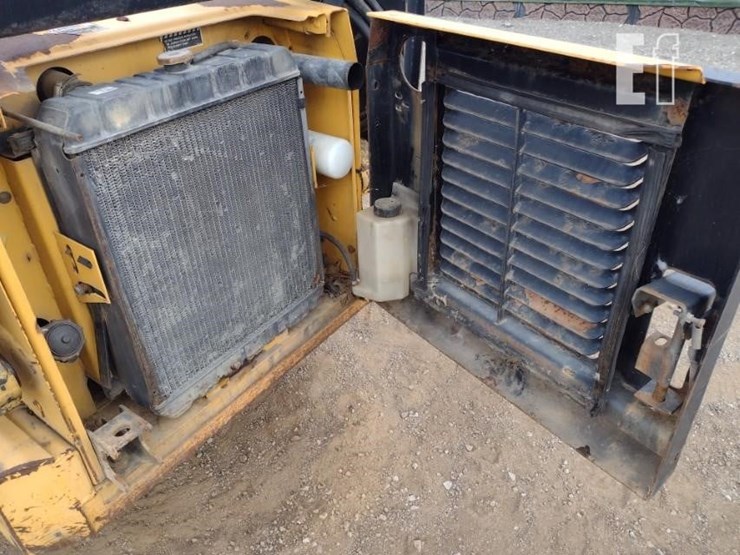 new-holland-lx885-image-22