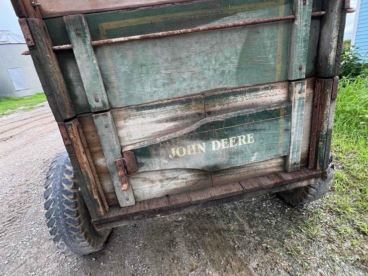 john-deere-wooden-sided-wagon-image-8