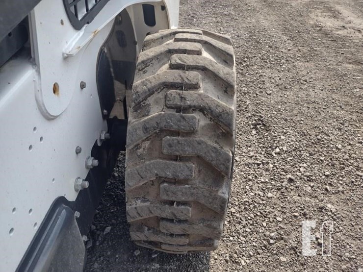 2022-bobcat-s740-image-21