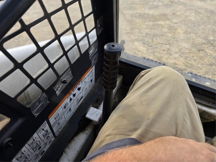 bobcat-743b-image-21