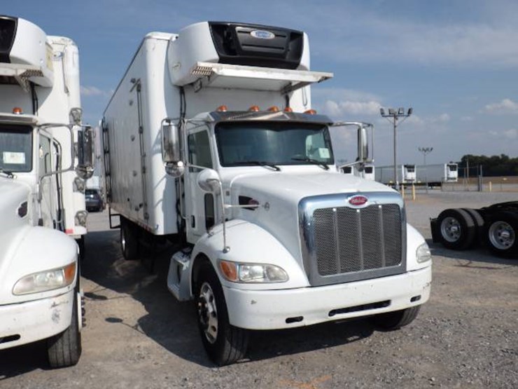 2017-peterbilt-337-image-2