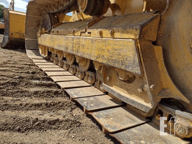 2004-deere-650h-image-22