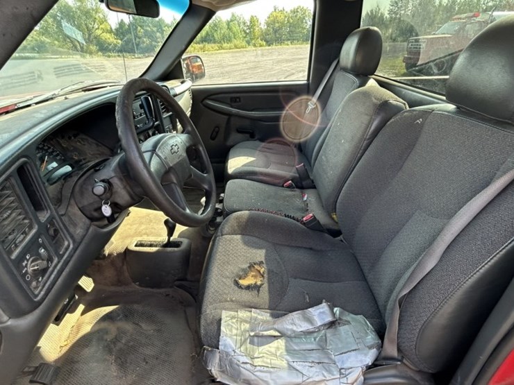 2003-chevrolet-2500hd-image-35