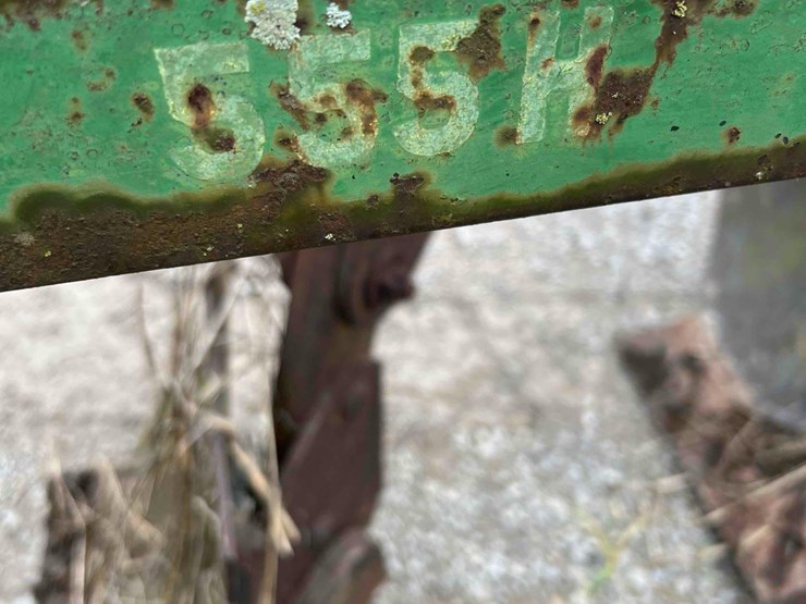 john-deere-model-555h-4btm-pull-type-plow-image-6