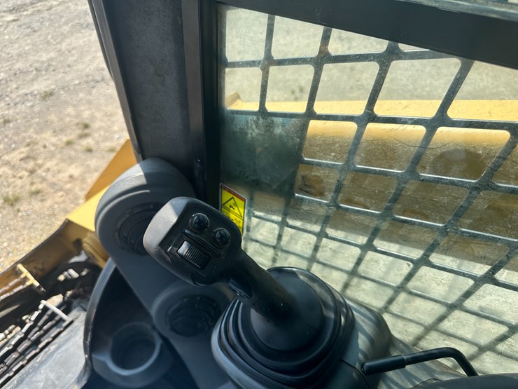 2018-caterpillar-299d2-xhp-image-51