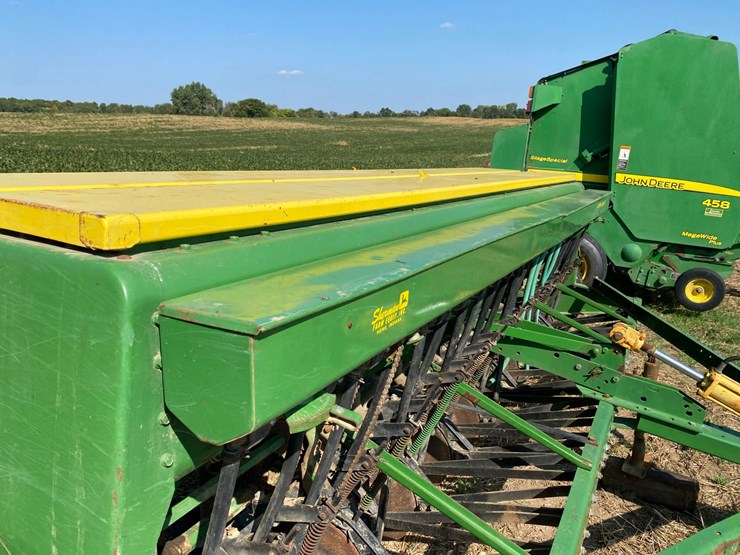 john-deere-8300-image-21