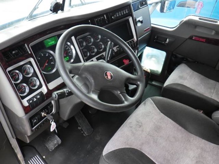 2014-kenworth-t660-image-10
