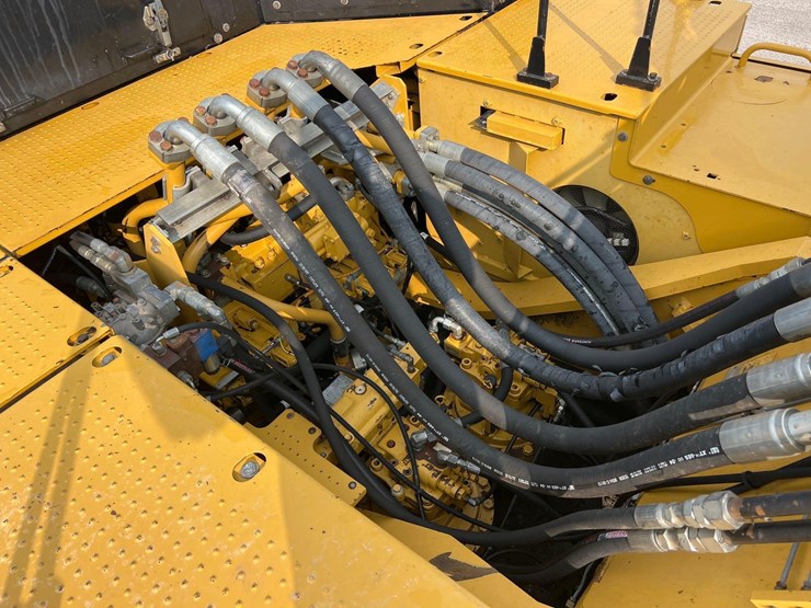 caterpillar-374d-l-image-19