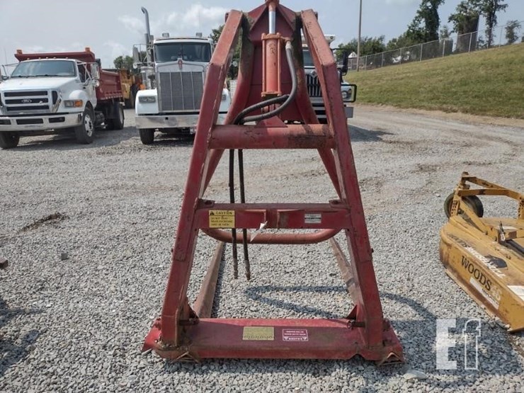 sperry-new-holland-80-bale-mover-image-2