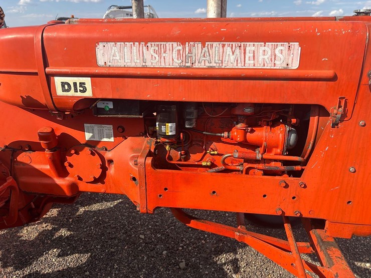 allis-chalmers-d15-tractor-image-6