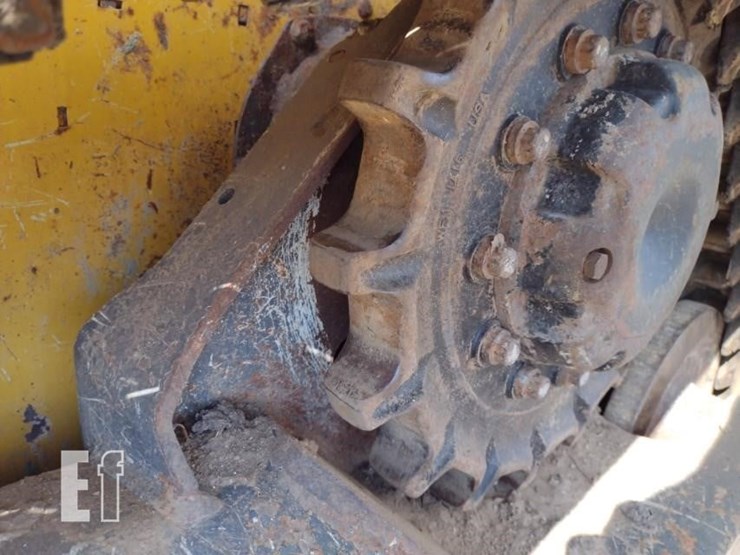 2022-deere-317g-image-21