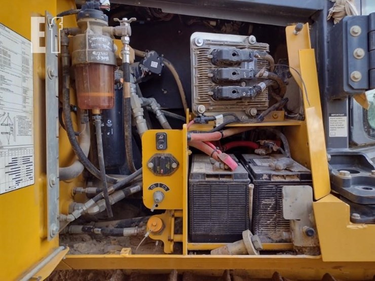 2018-deere-750k-lgp-image-43