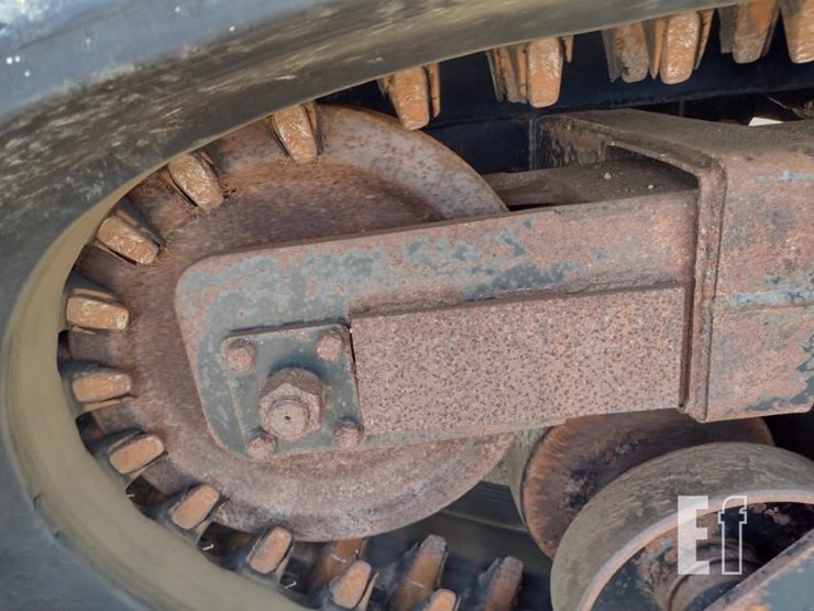 2013-morooka-mst800vd-image-17
