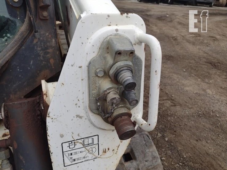 2020-bobcat-t595-image-16
