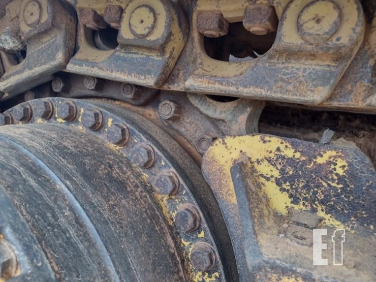 2015-komatsu-d61ex-23-image-35